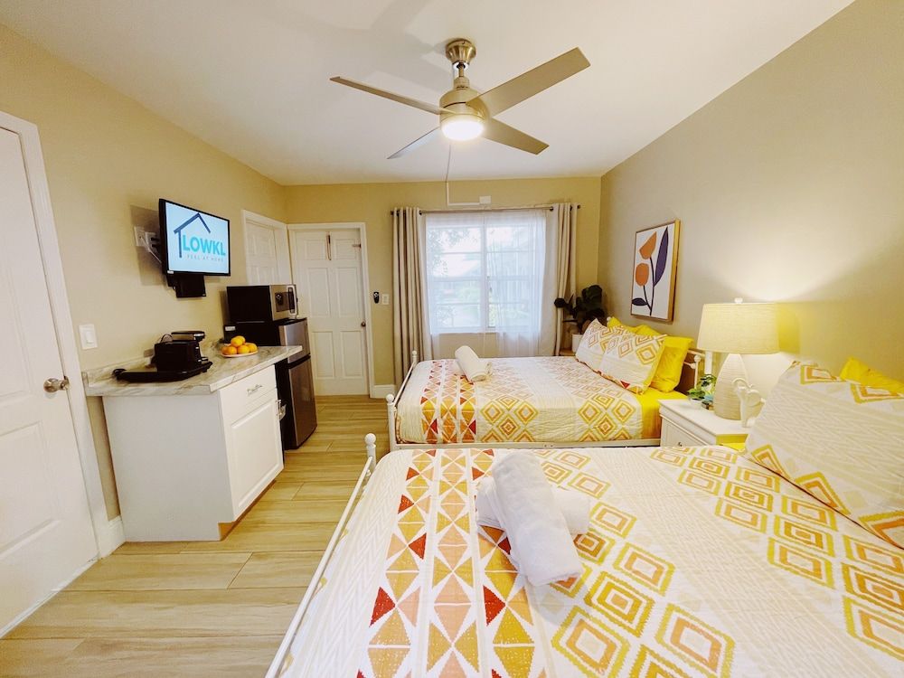 Sea Steps by Lowkl Standard Two Queen Beds w/ Kitchenette 4