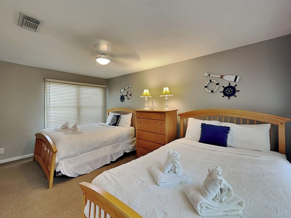 House (4 Bedrooms)