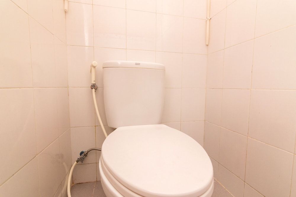 SPOT ON 2755 Zainab Homestay Syariah Double Room 11