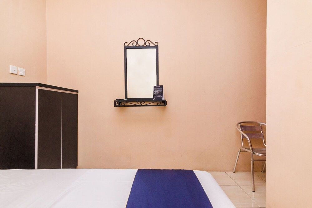 SPOT ON 2755 Zainab Homestay Syariah Double Room 7