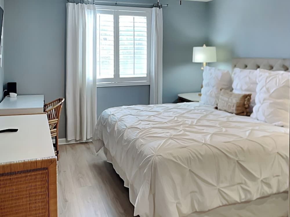 Condo (1 Bedroom)