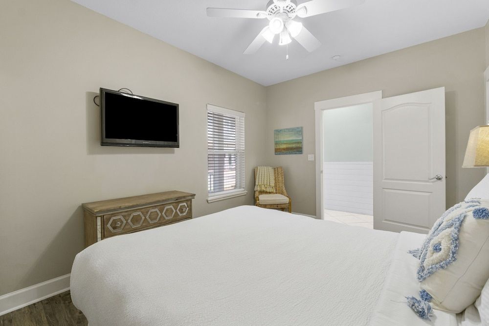 House, 5 Bedrooms, Beachside (Sanibel)