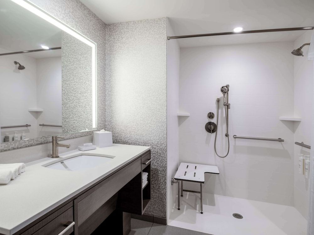 Home2 Suites By Hilton Santa Rosa Beach Suite, 2 Queen Beds, Accessible (Roll-In Shower) 3