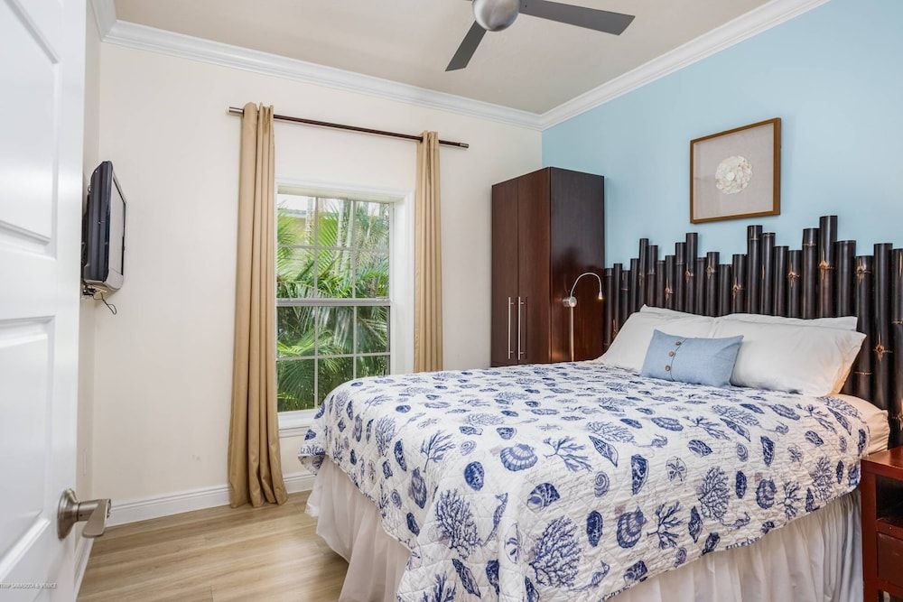 Condo (Beach Club at Siesta Key Poolside D)