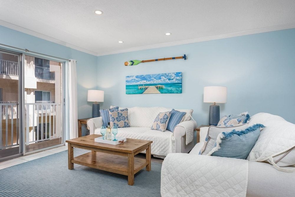 Condo (Palm Bay Club - Bayside)