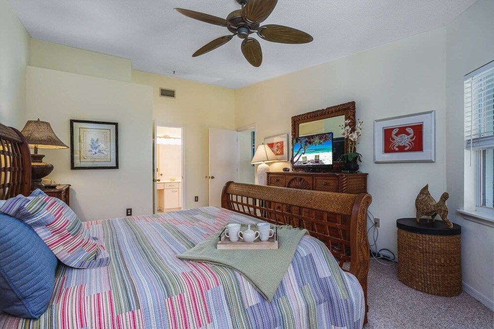Condo (Siesta Bayside Closest to the Beach)