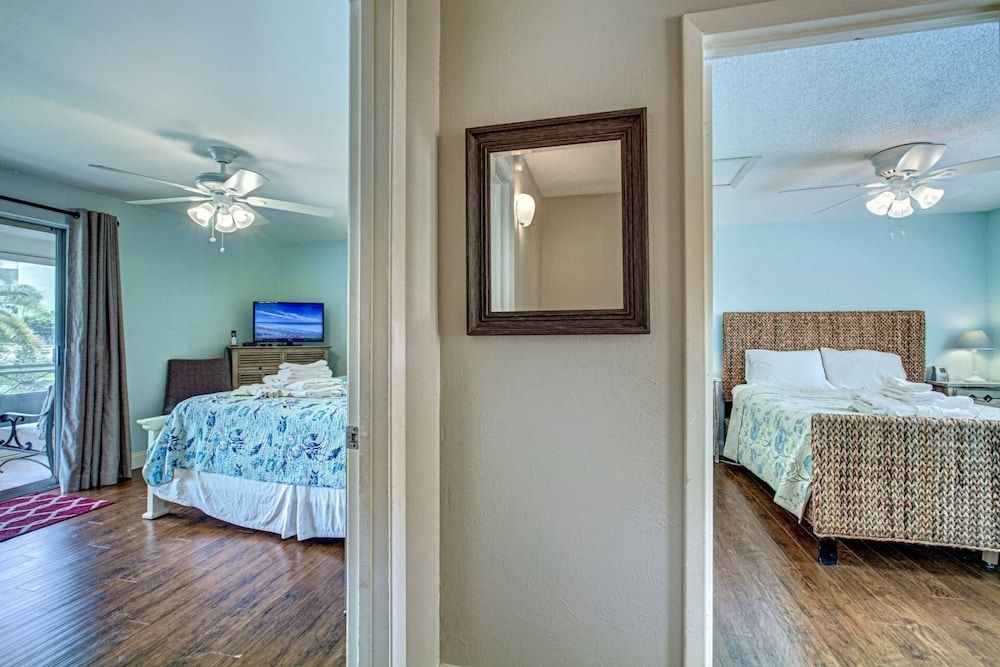 Condo (Jamaica Royale 2BR TownHome)