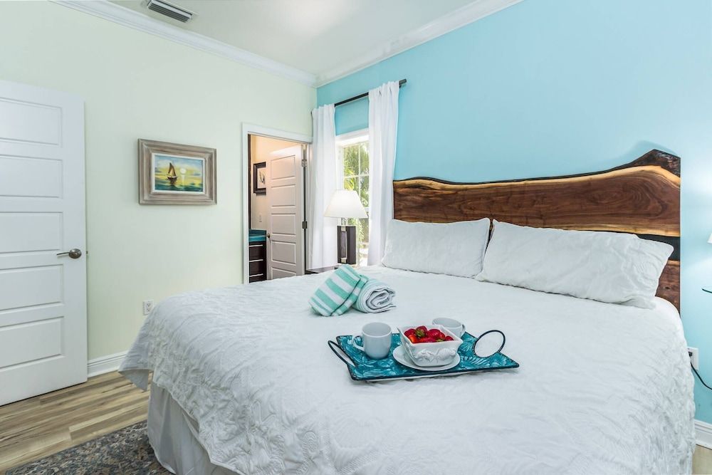 Condo (Beach Club Cute Cottage in C Bldg.)