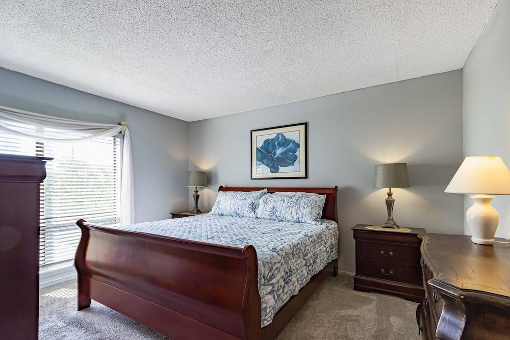 Condo (Bay Oaks On the Bay 3rd Floor)
