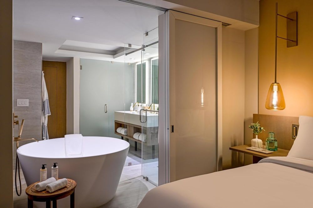 Amrit Ocean Resort and Residences - Singer Island Premier Ocean View 2 Queens 5