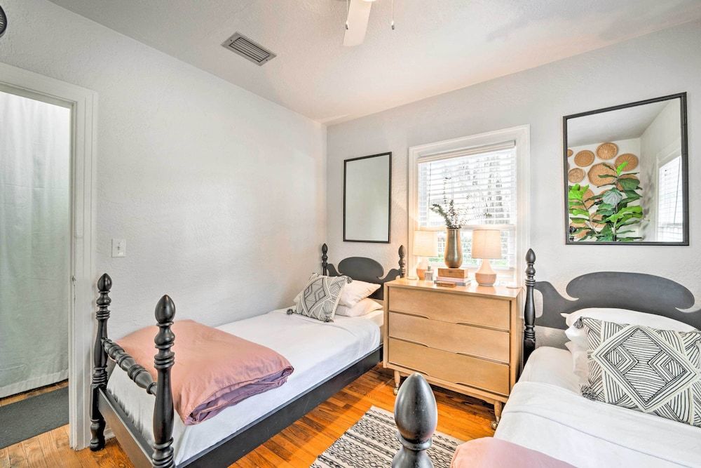 undefined Downtown Winter Garden Cottage, Near Theme Parks! 3