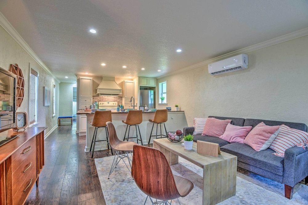 undefined Modern Winter Garden Cottage: 16 Mi to Disney 8