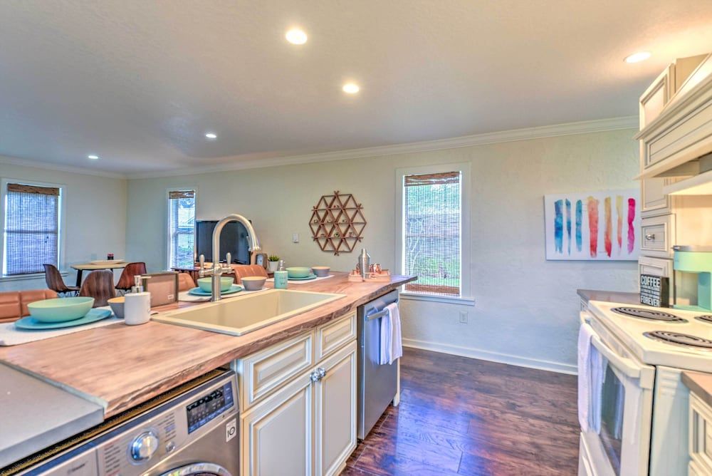 undefined Modern Winter Garden Cottage: 16 Mi to Disney 2