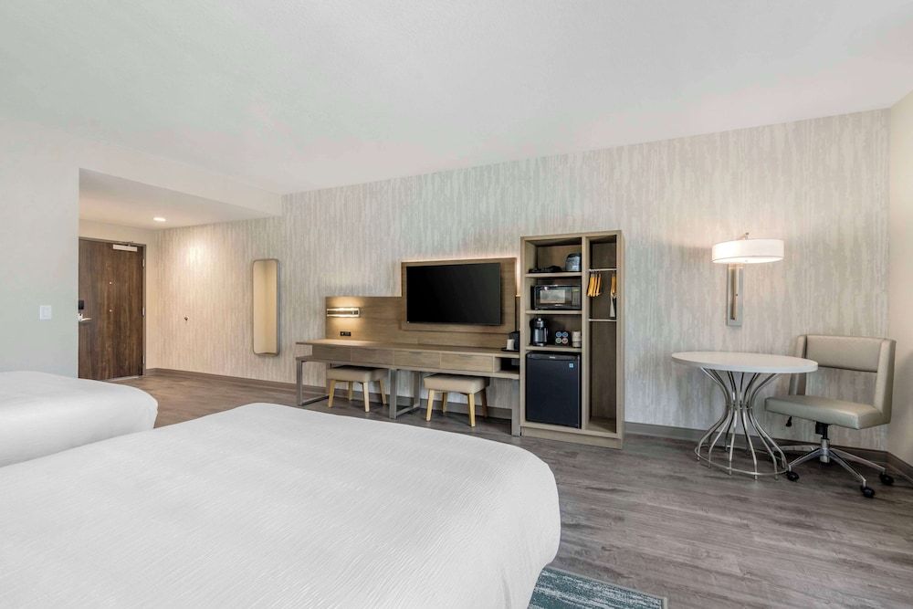 Best Western Plus Winter Haven Inn & Suites  Standard Room, 2 Queen Beds, Bathtub (Bathtub) 2