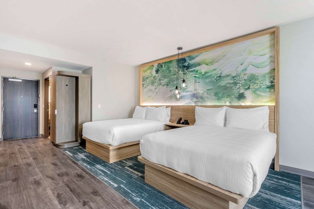 Best Western Plus Winter Haven Inn & Suites  Standard Room, 2 Queen Beds, Non Smoking, Kitchenette 2