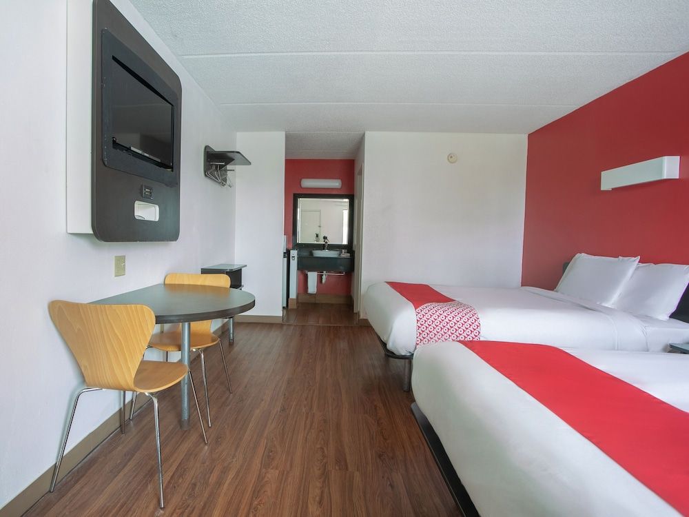 Room, 2 Queen Beds, Smoking