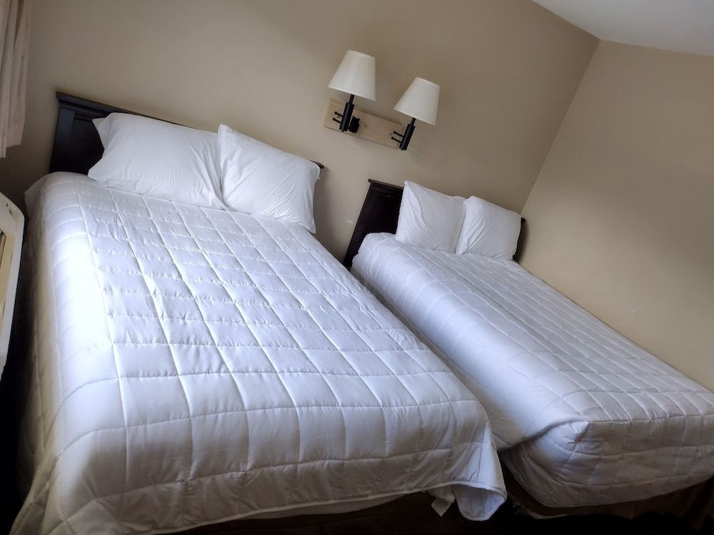 Fairbridge Inn & Suites Richmond Hill Basic Double Room 2