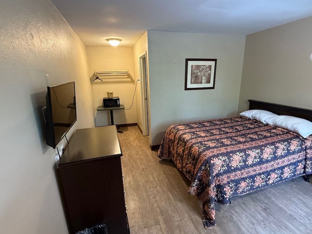 Fairbridge Inn & Suites Richmond Hill Basic Single Room 4