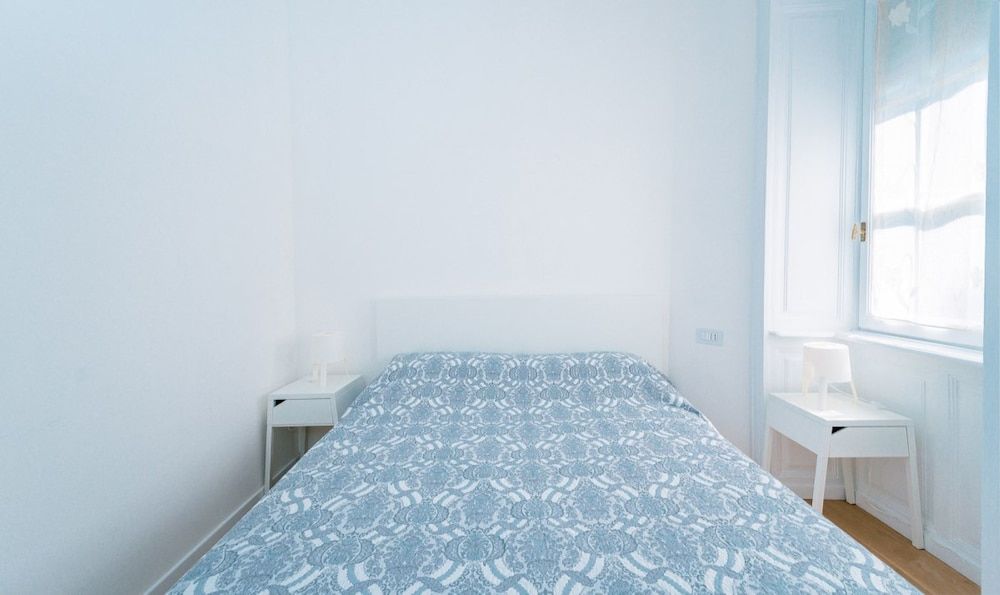 undefined Alex Suite 8