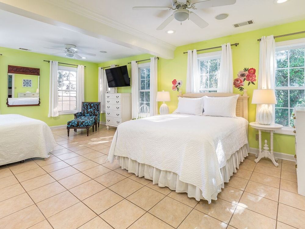 House, Multiple Beds, Pool Access, Pool View
