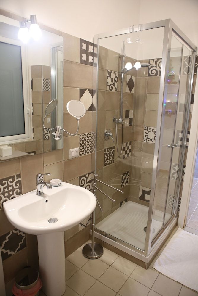 Corso Messina Classic Double or Twin Room 4