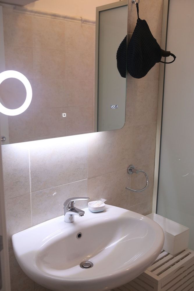 Corso Messina Classic Room, 1 Double Bed, Accessible 4