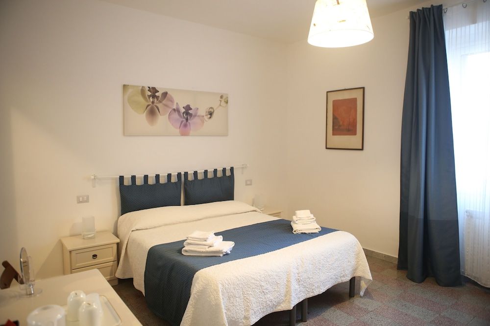 Corso Messina Classic Double or Twin Room 2