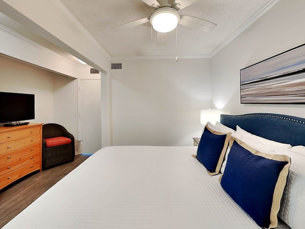 Condo, 1 King Bed with Sofa bed, Pool Access, Ocean View (B311 - No Pets Allowed)