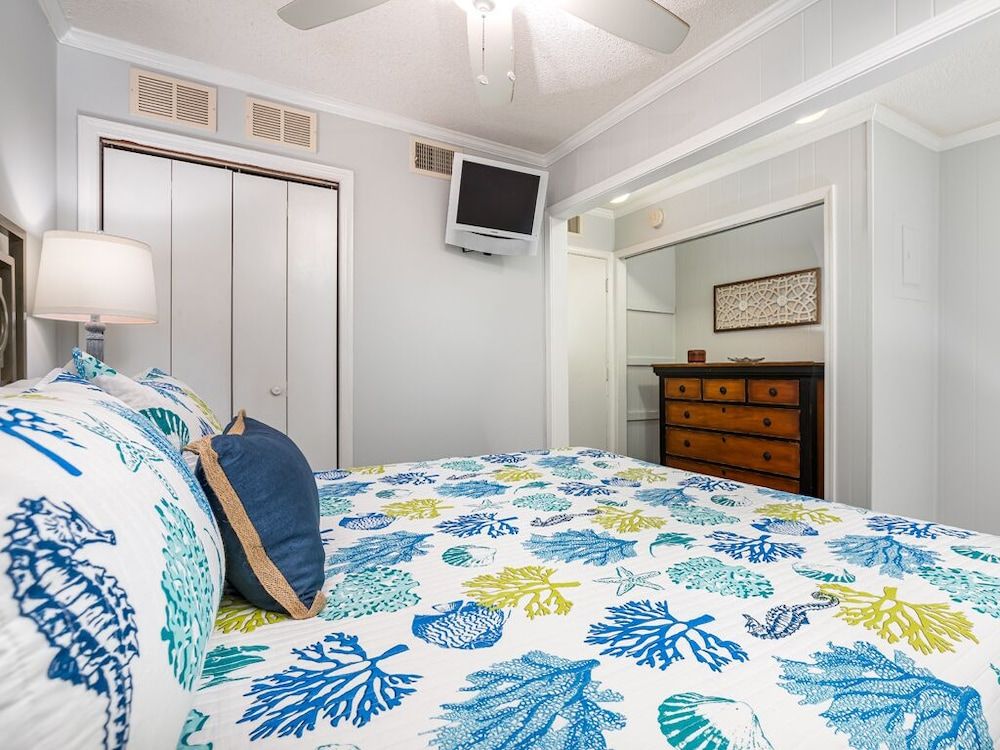 Condo, 1 King Bed with Sofa bed, Pool Access, Beach View (A210 - No Pets Allowed)