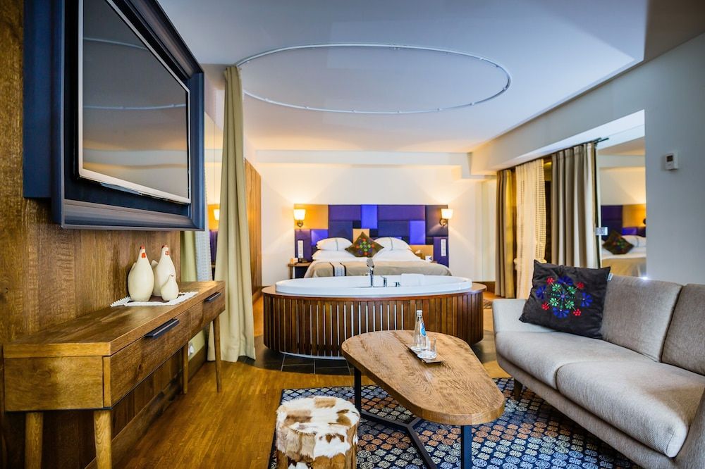 Bristol Tradition and Luxury Senior Suite 4