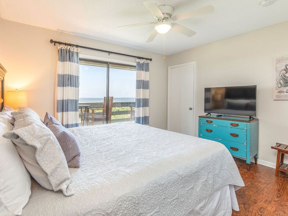 Condo, 2 Double, King and Sofa Bed, Ocean View, Kitchen
