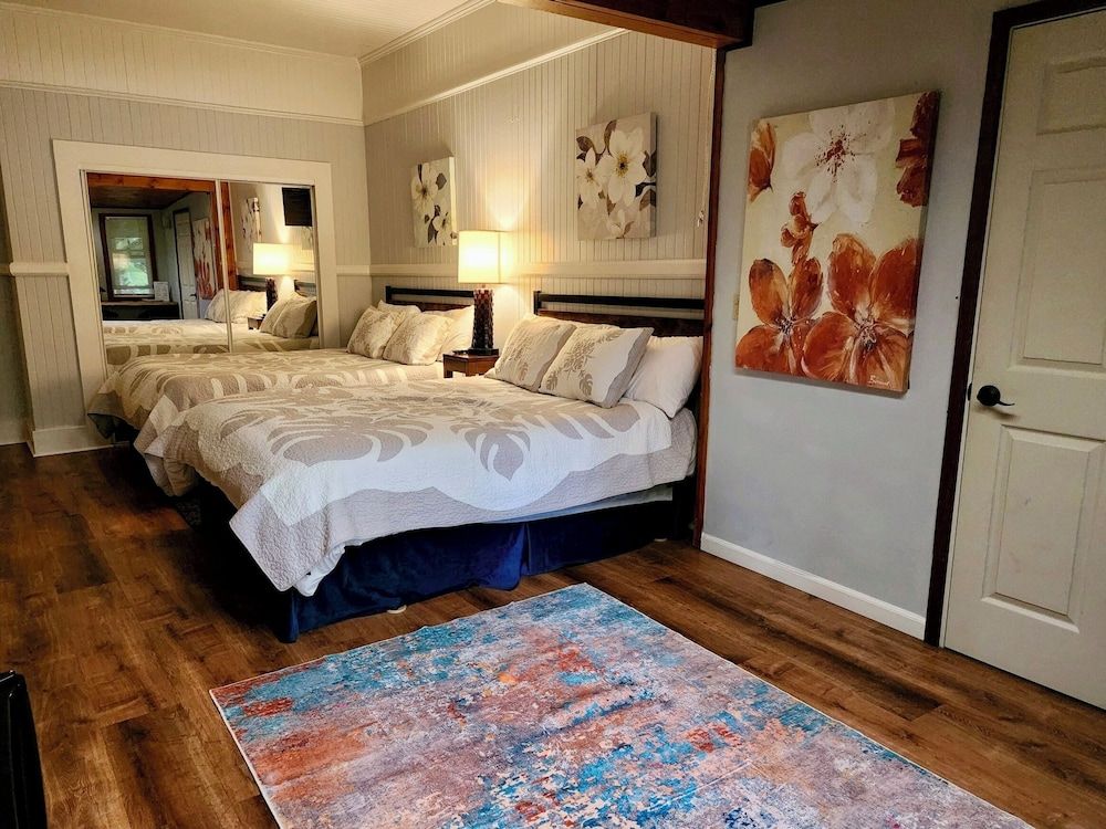 Aloha Junction Bed and Breakfast Gardenia Studio: 1 King +  Sofa-chair bed, Kitchenette, Pvt Entrance +Lanai 3