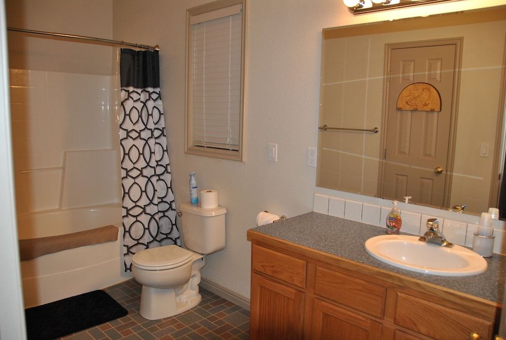 Superior Room, 1 Queen Bed, Ensuite, Garden View (G2 - JT Train Room)