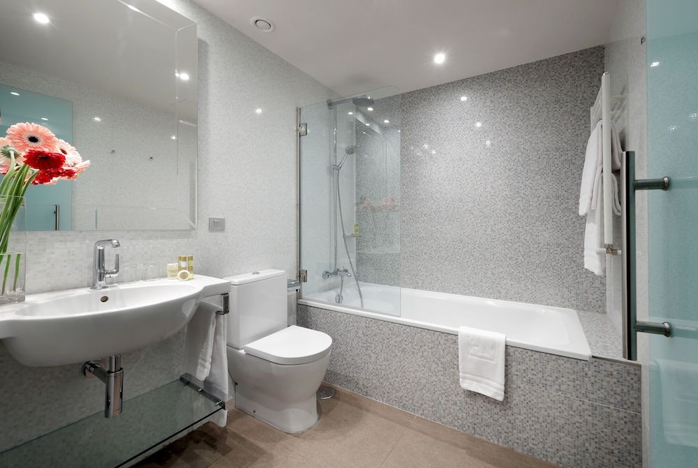 Eurostars Plaza Mayor Standard Double or Twin Room 8