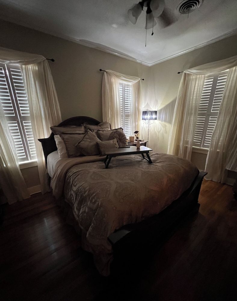 Opus House Executive Room 2