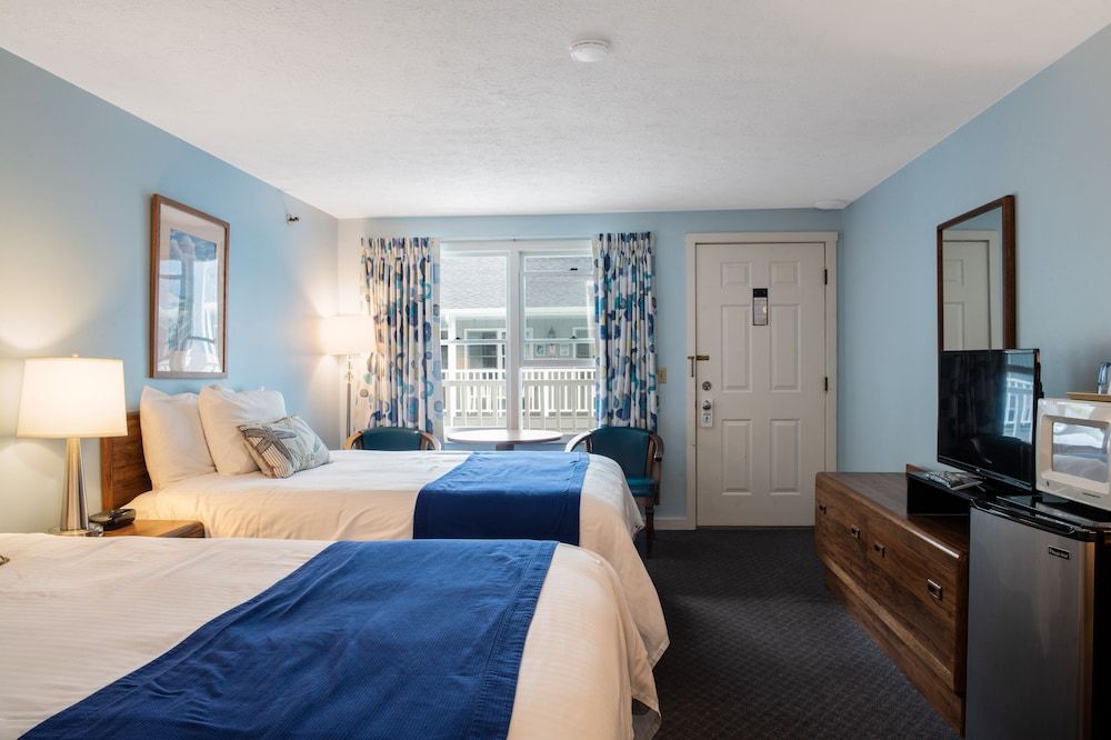 2 Queen Room