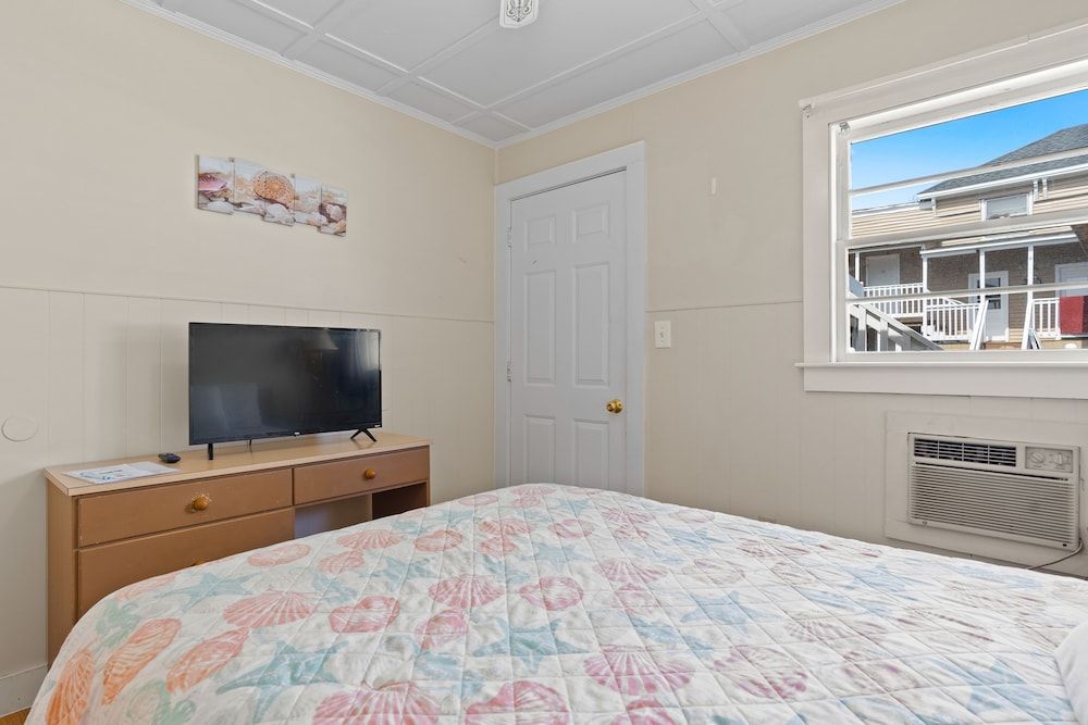 Beach Motel & Suites 2 Bedroom Suite with Kitchenette (2 Double Beds) 2