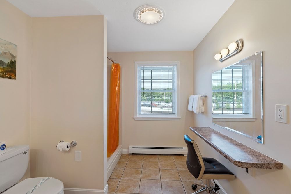 Wagon Wheel Motel Deluxe Jacuzzi Suite 4