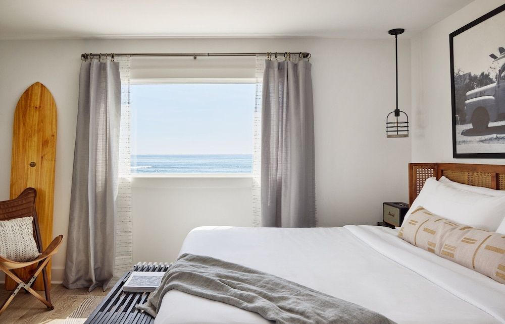 Deluxe King Side Ocean View
