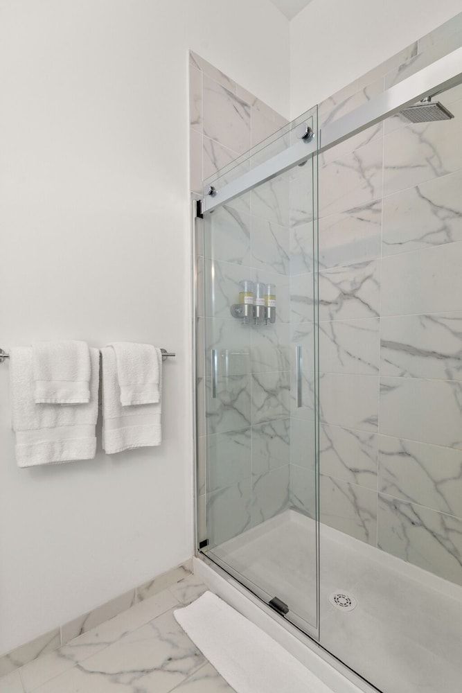 Exhibit A2 Premium Apartment, 2 Bedrooms 9