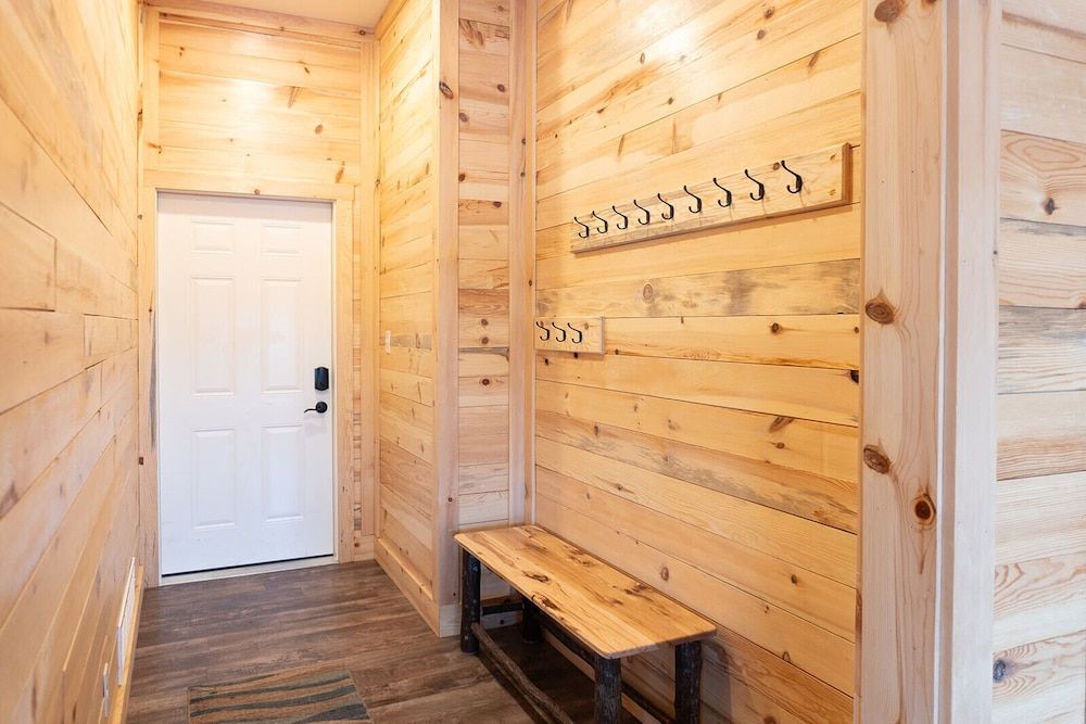 Keweenaw Waters Resort Cabin 24B, Pet Friendly, Non-Smoking 11