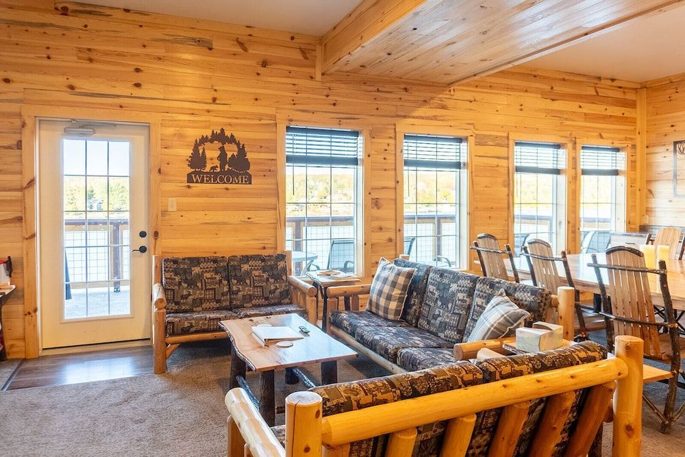 Keweenaw Waters Resort Cabin 24B, Pet Friendly, Non-Smoking 12