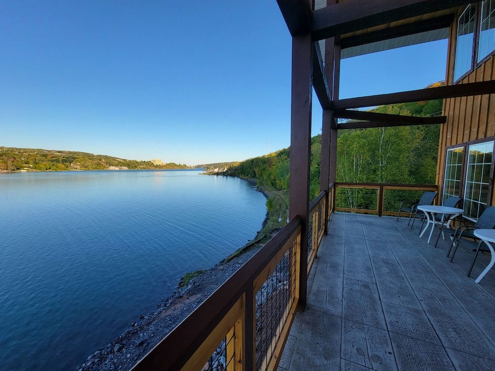 Keweenaw Waters Resort Cabin 24B, Pet Friendly, Non-Smoking 7