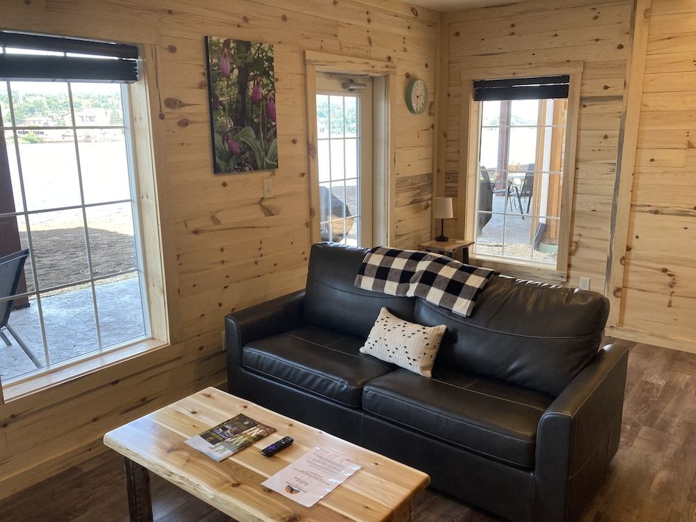 Keweenaw Waters Resort Cabin 21A, Non-Smoking, Pet Friendly 9