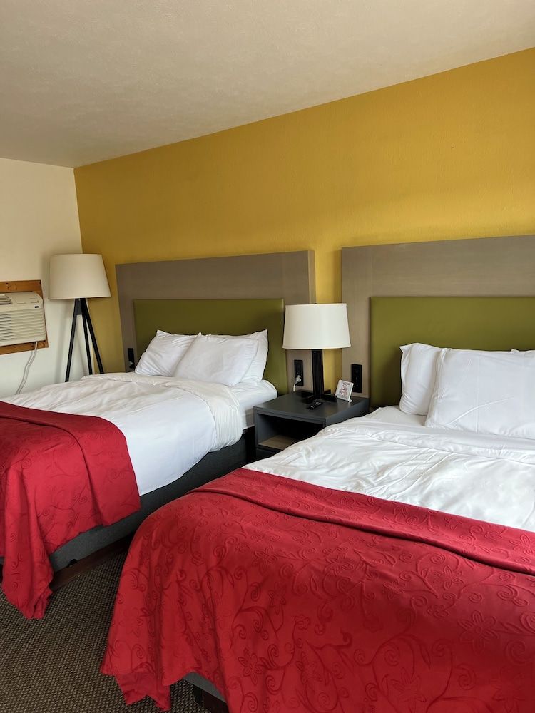 Munising Motel Basic Double Room