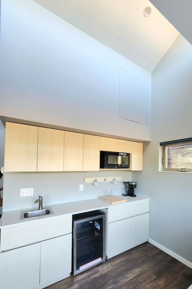 EXPLORE Munising Alger Falls Signature Studio 2