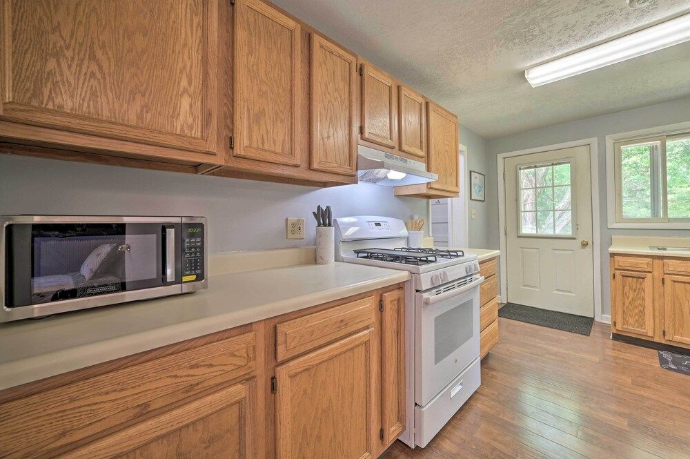 Lakefront Petoskey Abode - Deck, Grill & Boat Dock
