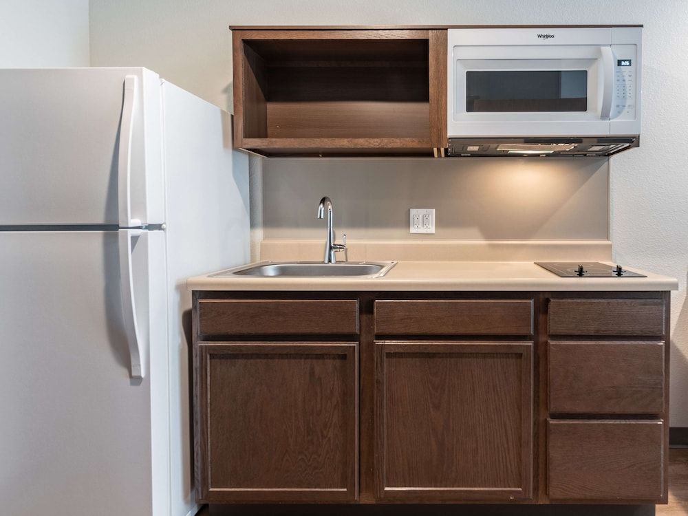 Extended Stay America Suites - Minneapolis - Airport - Mendota Heights Standard Studio, 1 Queen Bed, Non Smoking, Refrigerator & Microwave 5