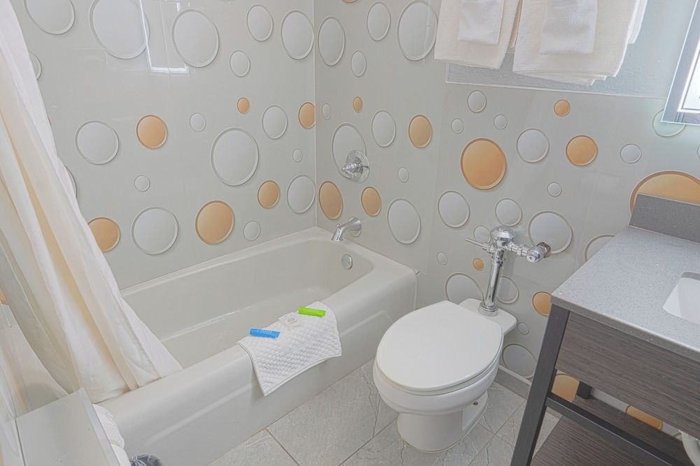 Executive Inn By Belvilla Owatonna Hwy 35 Room, 2 Queen Beds, Non Smoking 7