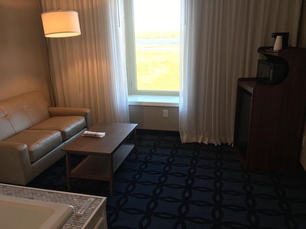 Riverside Inn Hannibal Honeymoon Room, River View 12